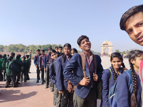 School picnic to India Gate War Memorial and Waste of Wonders